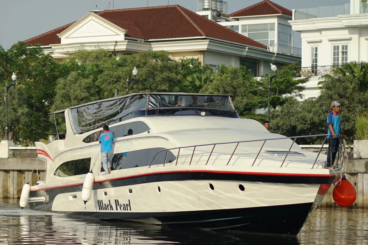 Speedboat Black Pearl