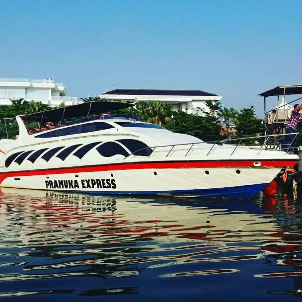 Speedboat Pramuka Express